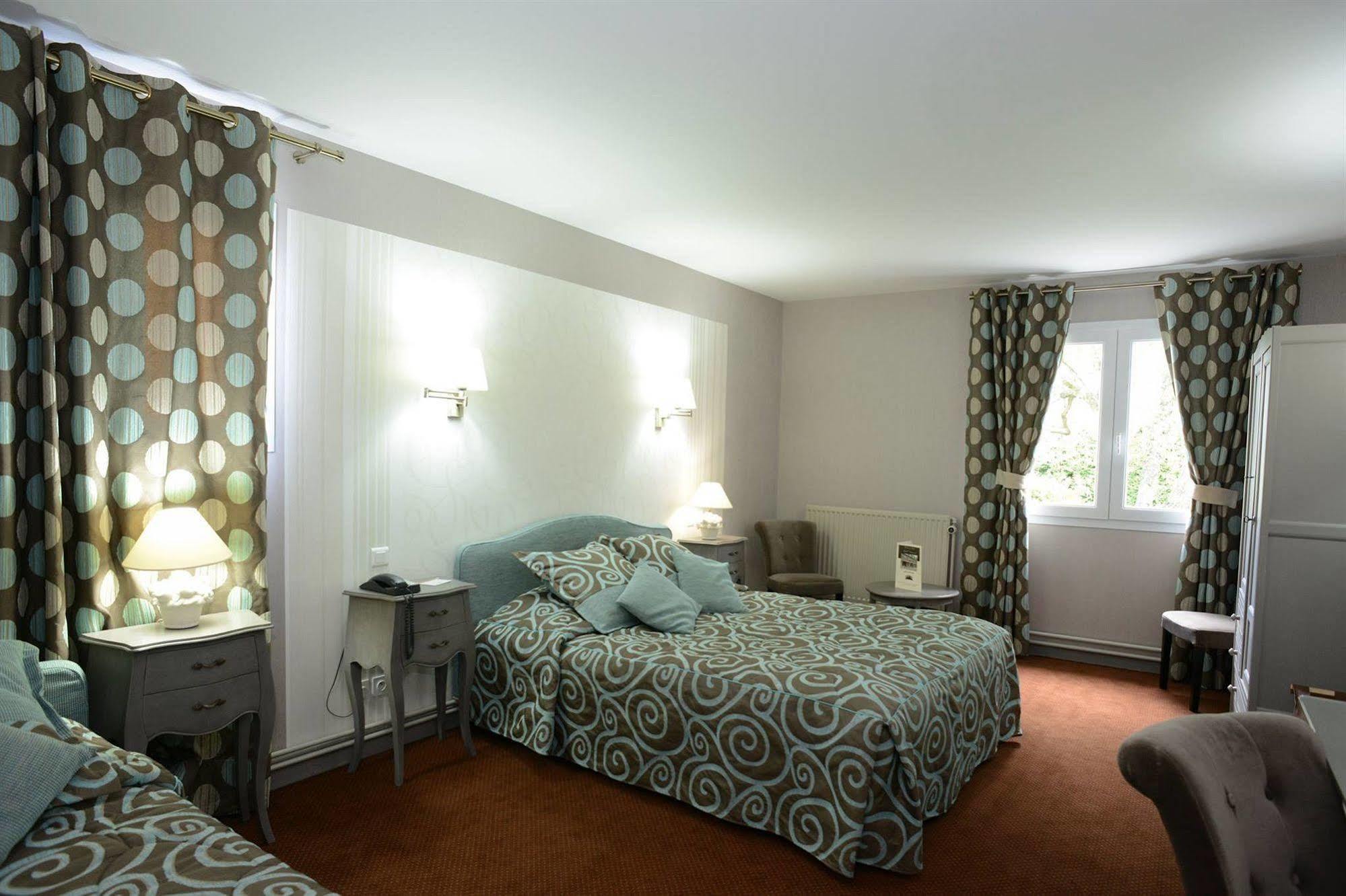 Hotel Le Gue Du Holme Saint-Quentin-sur-le-Homme Exterior foto